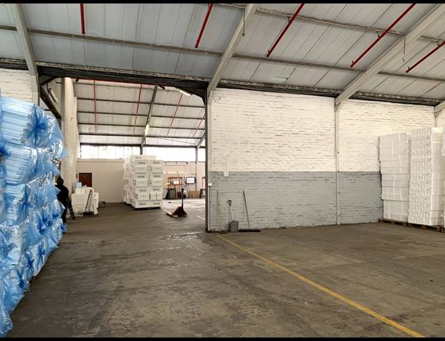 6,100M² FACTORY FOR SALE IN PAROW INDUSTRIAL